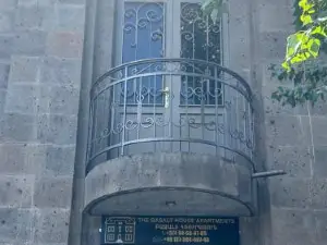 The Basalt House Apartements