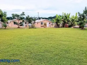 Cheerful Two-Bedroom 1Bath, Wifi, Air Conditioning.