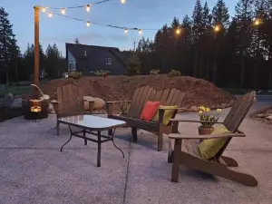 Stunning Mt Rainier Views!Tahoma Ridge Cottage