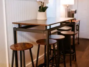 Boutique Beeville Cottage