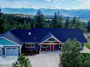 Entire Home with 180 degree Mountain Views of the Bitterroot