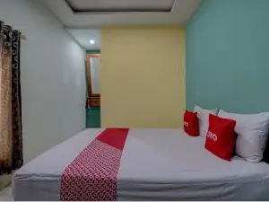 OYO 92896 Hotel Sahabat Syariah Near Plasa Telkom Bawean