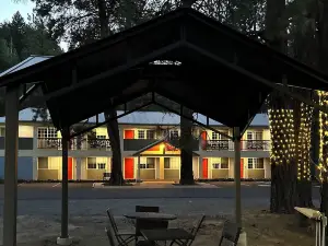 Crater Lake Gateway - Highway 140