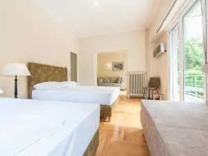 Victoria Familia Apartments