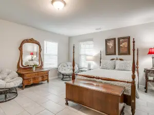 Grill and Game Room - Cozy Family Retreat