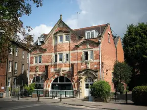 One Warwick Park Hotel