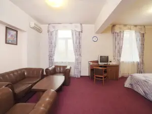 Maxima Zarya Hotel