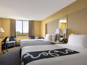 La Quinta Inn & Suites by Wyndham Sunrise