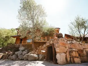 Zagorodny klub Kura-Tsetse Hotel