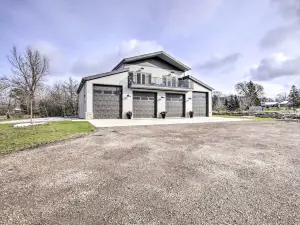 Spacious Recently Built Home < 1 Mi to Lake!