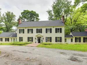 16 Mi to Baltimore: Spacious Home in Owings Mills!