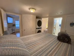 Fisherman's River Hideaway with private dock