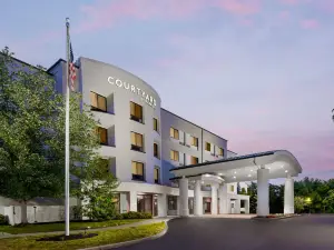 คอร์ทยาร์ดบายแมริออท ฟาร์มิงตัน