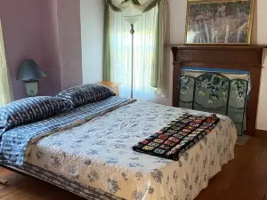 Country Manor