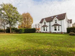 Hookwood Lodge