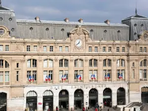 Hôtel ibis Paris Porte de Clichy Centre.