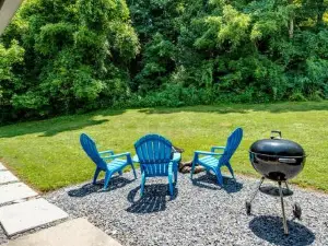 Old Lytle Cove Rd - Upper Unit