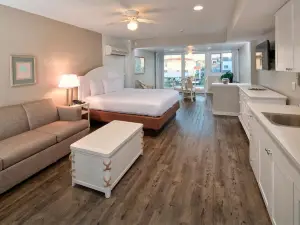 Surf Club Oceanfront Hotel