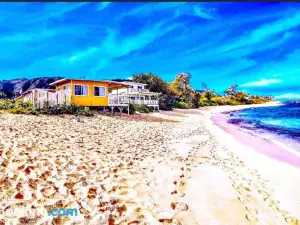 Mokulē'ia Beach Houses at Owen's Retreat