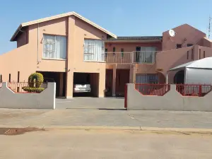 Diphororo Guest House