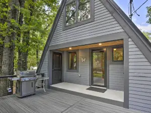 Lake Pepin Cottage w/ Decks + Private Beach!