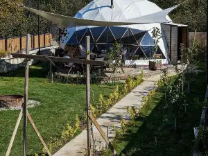 Vira Garden House