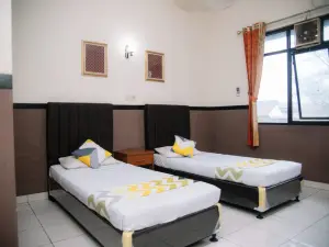 Hotel Handayani
