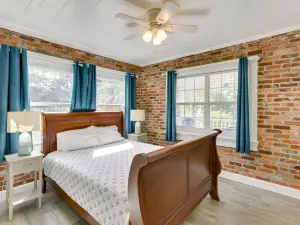 2 Mi to Mashes Sands Beach Quiet Home with Dock!