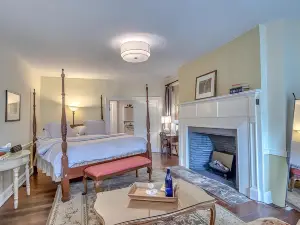 Elmrock Inn