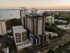 H on Mitchell Apartment Hotel