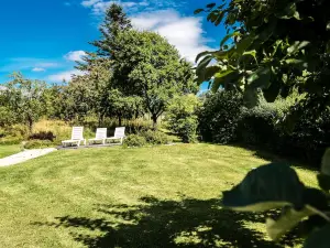 The Blue House - surrounded by greenery - Naturpark Altmühltal