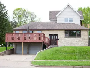 Lakeview Mondovi Home