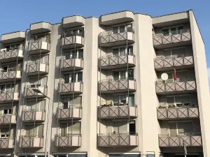 อพาร์ตเมนต์ มิตเทอ เมสเซอ อุนด์ เซนทรุม