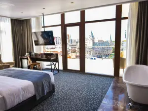 Hotel Monarch