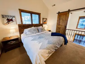 Amazing Luxury Condo! 3 Bed / 3 Bath, Hot Tub, Private Heated Garage w/ Boot Warmers