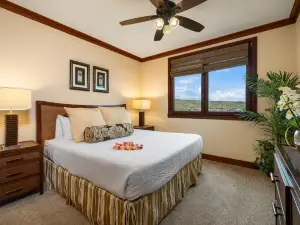 Breathtaking Ocean Views and Gourmet Kitchen - Exquisite Penthouse Escape