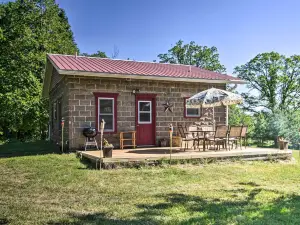 Rural Pine River Cabin Snowmobile and Snowshoe