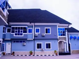 Benbliss Hotel and Suites