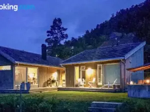 5 Bedroom Lovely Home in Hjelmeland