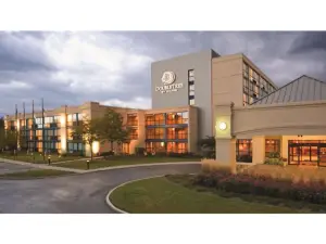 DoubleTree by Hilton Hotel Chicago - Arlington Heights