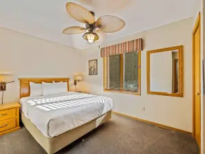 Evergreen Hill Condominiums
