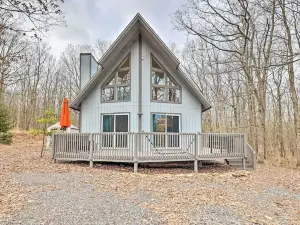 Relaxing Poconos Cabin for Outdoorsy Families!