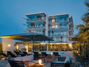 オテル メルキュール トューロン ラ セーヌ シュル メール