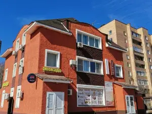 Uyut Hotel