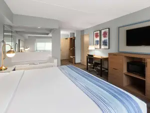 AmericInn by Wyndham North Branch