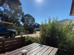Bells Beach 5Br Retreat in Quiet Peaceful Spaces- with Hot Tub