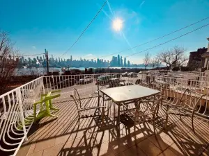 Spacious 3-bedroom Apartment Stunning Views NYC