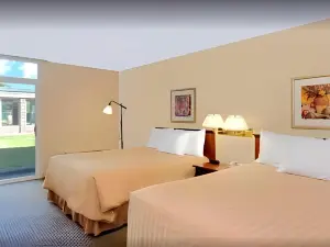Norwood Inn & Suites Worthington