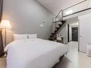 Naju Duplex Residence Hotel