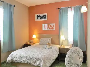 1 Cozy Private Room in San Juan with Garden View
